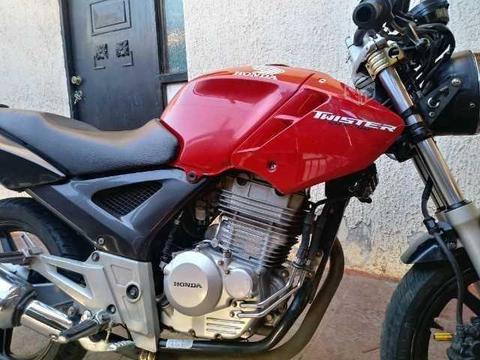 Moto honda cbx 250cc año 2016