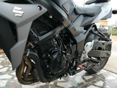 Suzuki GSR 750 ABS