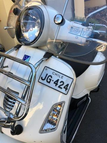 Motoneta vespa 2012 con 3000 km automática full e