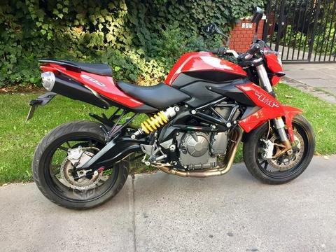 Benelli TNT 600S color Rojo