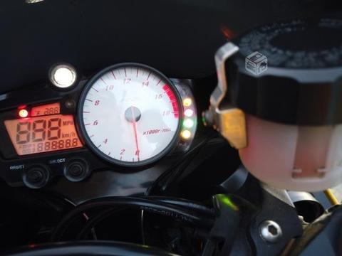 Moto Yamaha R6