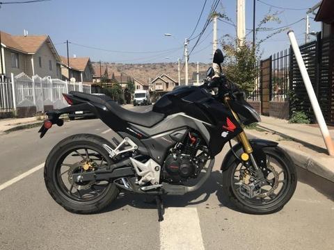 Moto Honda CB190R + Mantenciones + Accesorios