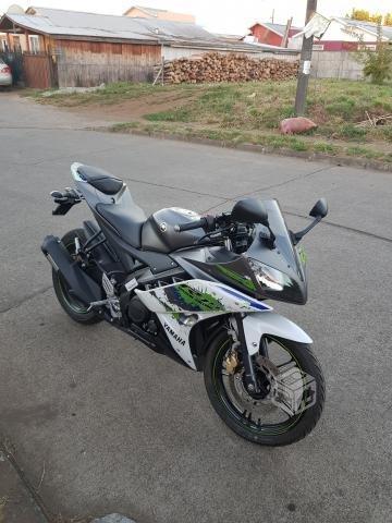 Yamaha r15