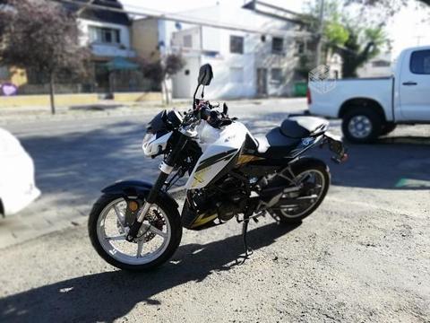 Moto UM EXTRID 250CC 2018