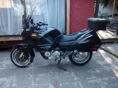 MOTO HONDA 700 cc
