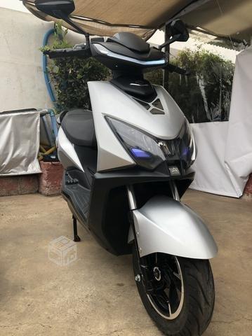 Moto scooter eléctrica Aima 1200W