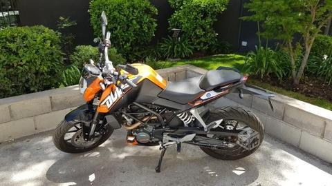 KTM Duke 200 - poco kilometraje