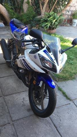 Moto Yamaha R15