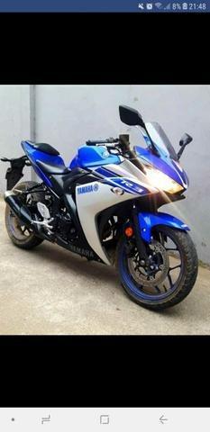 Moto Yamaha R3