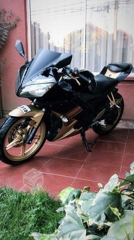 Yamaha r15