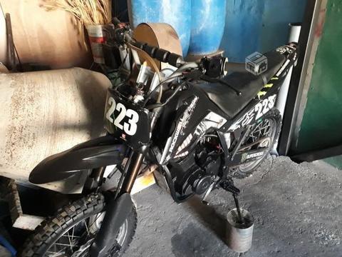 Moto en duro 250cc