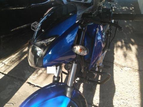 Bajaj año 2014, PULSAR 180CC