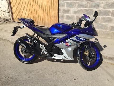 Moto Yamaha R15
