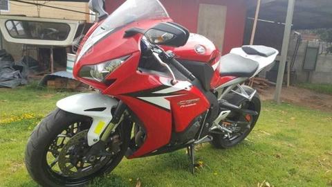 Honda cbr 1000 cc 2012 impeque