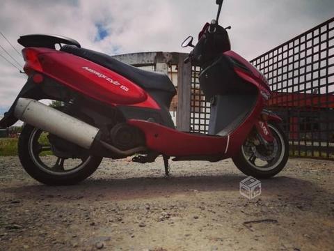Moto Scooter Um