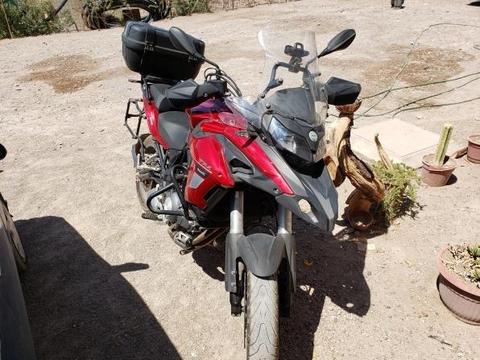 Moto benelli trk 502