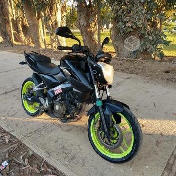 Bajaj Pulsar 200ns '14