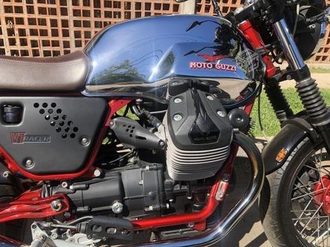 Motoguzzi V7 ABS Cafe racer gris smoky 580km