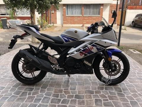 Hermosa Yamaha R15