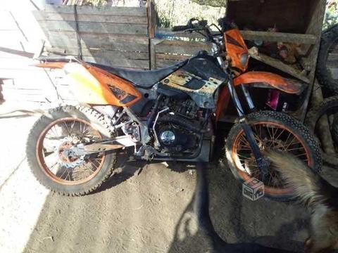 Moto um dfs 200