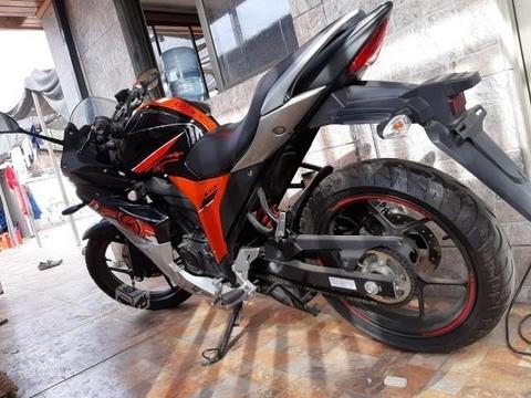 Moto suzuki gixxer 2019