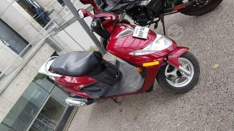 Moto suzuki scooter 2015
