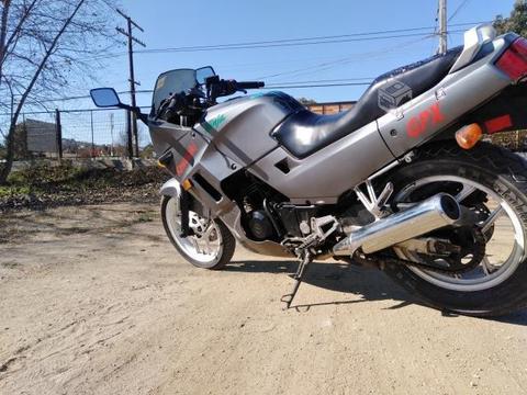 Kawasaki GPX250 ninja