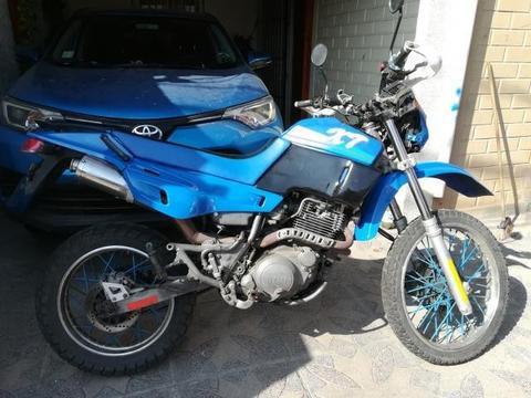 Yamaha XT 600 al dia permuto