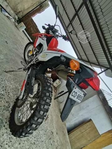 Moto honda crf 250L año 2014