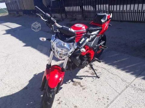 Moto um xtreet 200