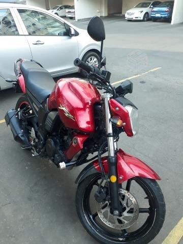 Moto Yamaha FZ