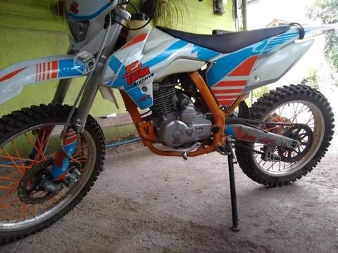 Moto enduro 250