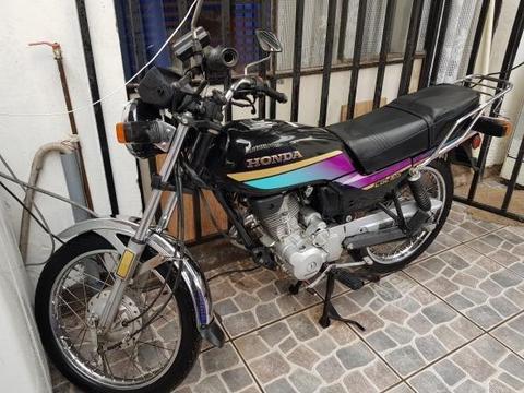 Moto Honda CGL125