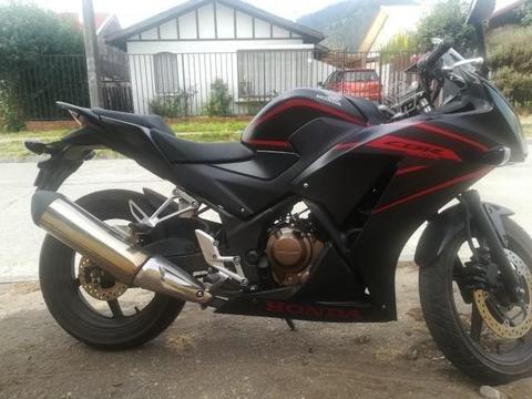 Moto honda cbr 300