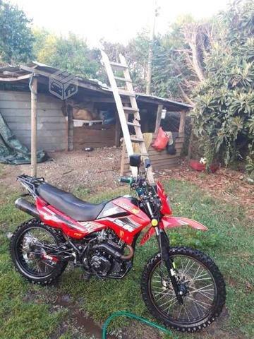 Moto um dsr 200cc