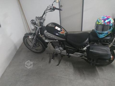 moto Suzuki GZ 150