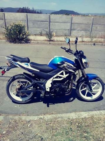 Moto um xtrem 230 cc