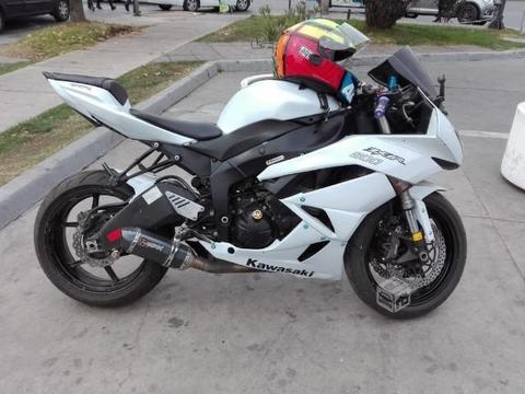 Kawadaki R6 2010 buen estado