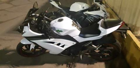 Kawasaki ninja 300 abs