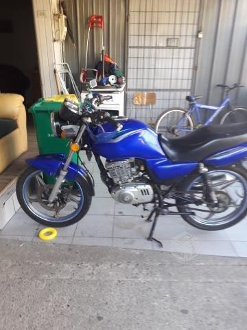 Moto suzuki año 2011