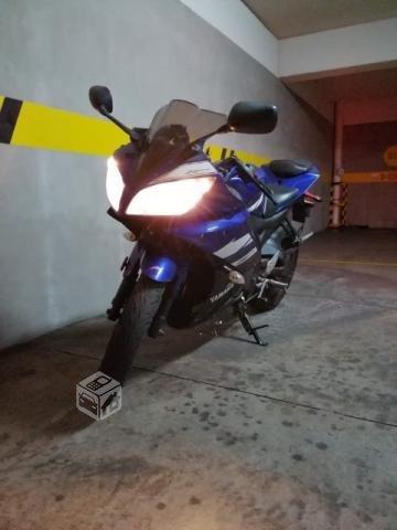 moto Yamaha R15