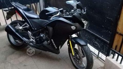 Honda CBR 250r CONVERSABLE