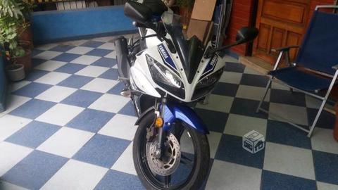 Yamaha R15 2015