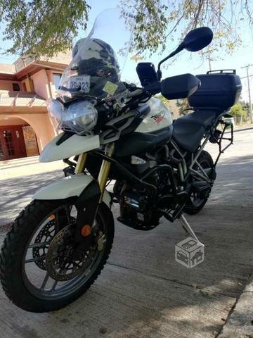 Triumph tiger 800