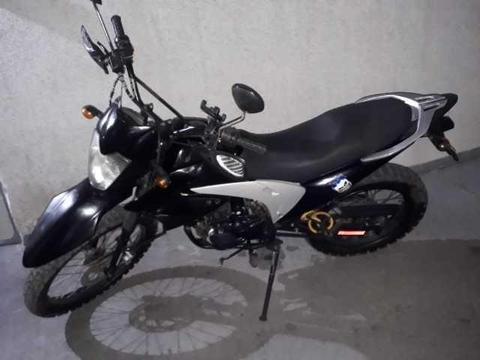 Moto RX 225cc permuto por furgon