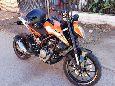 Moto ktm duke 250 año 2018