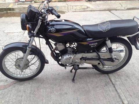 Moto Yamaha 2004 para desarmar