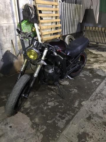 Moto 250cc modificada