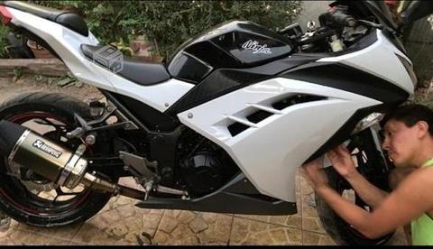 Kawasaki ninja 300 ABS Blanca