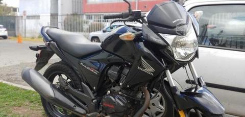 Moto honda invicta 2014